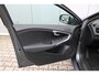 Volvo V40 T3 Automaat Momentum | Trekhaak | Dealer onderhouden | 17" velgen