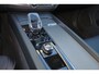 Volvo XC60 T6 Recharge AWD Plus Black Edition - Panorama/schuifdak - IntelliSafe Assist & Surround - 360º Camera - Harman/Kardon audio - Adaptieve LED koplampen - Verwarmde voorstoelen, stuur & achterbank - Parkeersensoren voor & achter - Elektr. bedienb. voorstoelen met geheugen - Draadloze tel. lader - Extra getint glas - 21' LMV