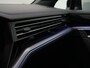 Volkswagen Touareg R 3.0 TSi 462 pk tiptronic eHybrid 4MOTION | Panoramadak | Trekhaak | Puglia leder | Head-up display | Stoelventilatie | Geheugenstoel