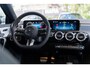 Mercedes-Benz A-klasse 180 Business Solution AMG | Panoramaschuifdak | Premium Plus | Nightpakket | 19"Multispaak AMG velgen | Stoelverwarming |  360° camera | Head-up display |