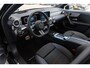 Mercedes-Benz A-klasse 180 Business Solution AMG | Panoramaschuifdak | Premium Plus | Nightpakket | 19"Multispaak AMG velgen | Stoelverwarming |  360° camera | Head-up display |