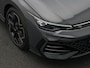 Volkswagen Golf 1.5 eTSI 150 pk DSG R-Line Edition | Panoramadak | IQ Light | Stoel-/stuurverwarming | Adaptive Cruise | 18 inch