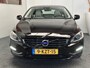 Volvo V60 2.4 D6 AWD PLUG- IN HYBRID SUMMUM NAVIGATIE CRUISE CONTROL CLIMATE CONTROL  LEDER STOELVERWARMING BLUETOOTH TELEFOON MULTIMEDIA VOORBEREIDING KEYLESS GO PDC AFN. TREKHAAK ZEER MOOI !! 3010