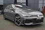 Volkswagen Golf R-line 1.5 eTSI 150pk DSG facelift Black style/Panodak /Trekhaak wegklb./IQ Matrix LED /Head-up