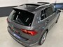 Volkswagen Tiguan 2.0 TSI 4Motion Highline Business R / Pano / Virtual / CarPlay / Trekhaak