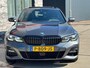 BMW 3-Serie 320e M-SPORT SCHUIFDAK l LASER l CAMERA l SFEER l ADAPT.CRUISE l STUURVERW l ORG.NL l DEALER OH