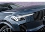 Volvo XC90 Plug-in Hybrid T8 AWD Ultra Dark | Facelift | Luchtvering | Panoramadak | Gelamineerde Zijruiten | 360 Camera | LED Matrix Koplampen | Adaptive Cruise Control | Dodehoekdetectie BLIS | Harman Kardon Audio | Elektrische achterklep | 7 zitplaatsen |