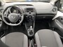 Toyota Aygo 1.0 VVT-i x-fun Lage KM stand, Bluetooth, airconditioning, start/stop systeem, centrale deurvergrendeling, achterbank neerklapbaar! BTW-auto