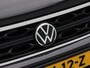 Volkswagen T-Roc 1.5 TSi 150 Pk Automaat Life Edition | Carplay | Camera | Adaptive Cruise | Parkeersensoren | Stoel Verwarming | Navigatiesysteem | 17 Inch | 10.421 Km!