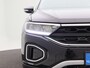 Volkswagen T-Roc 1.5 TSi 150 Pk Automaat Life Edition | Carplay | Camera | Adaptive Cruise | Parkeersensoren | Stoel Verwarming | Navigatiesysteem | 17 Inch | 10.421 Km!