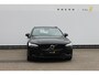 Volvo V60 T6 350PK Autm. Plug-in hybrid AWD Plus Dark Long Range / Google infotainment / Semi elekrisch wegklapbare trekhaak / Verwarmbare voorruit / Elektrisch bedienbare voorstoelen met geheugen / Verwarmbare voorstoelen
