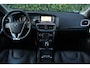 Volvo V40 Cross Country 1.5 T3 Polar+ Luxury Automaat | NL-AUTO! | DEALER OH! | FULL OPTION! | PANODAK | LEDER | AFN. TREKHAAK | CAMERA | STOELVERWARMING | NAVI | CLIMA | CRUISE | PARK SENS V+A | PRACHTIGE STAAT!