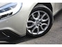 Volvo V40 Cross Country 1.5 T3 Polar+ Luxury Automaat | NL-AUTO! | DEALER OH! | FULL OPTION! | PANODAK | LEDER | AFN. TREKHAAK | CAMERA | STOELVERWARMING | NAVI | CLIMA | CRUISE | PARK SENS V+A | PRACHTIGE STAAT!