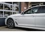 BMW 5-Serie 530 530e xDrive High Executive | M-Sport | Shadow | Panorama | Laser | Leder | Camera | Trekhaak | 19' inch | Hifi |
