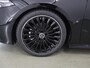 Mercedes-Benz A-klasse 180 Business Solution AMG | Premium Plus | Panoramaschuifdak | Nightpakket | 19"Multispaak AMG velgen | Stoelverwarming |  360° camera | Head-up display |