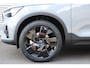 Volvo XC40 B4 Automaat Plus Black Edition | Verwarmbare voorstoelen | Verwarmbaar stuurwiel | Premium audio by Harman Kardon| Rondom zichtcamera | 20 inch Lichtmetalen wielen | Elektrisch glazen panoramadak