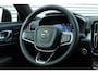 Volvo XC40 B4 Automaat Plus Black Edition | Verwarmbare voorstoelen | Verwarmbaar stuurwiel | Premium audio by Harman Kardon| Rondom zichtcamera | 20 inch Lichtmetalen wielen | Elektrisch glazen panoramadak