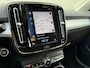 Volvo XC40 2.0 T4 Momentum | Camera | Stoelverwarming | Trekhaak | Keyless | 4 Cilinder | Parkeersensoren voor + achter |