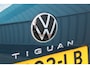 Volkswagen Tiguan 1.5 TSI Life | Incl. 12 maanden garantie | Apple Carplay | Navigatie | Adaptive cruise control | Stoel en stuurverwarming | Wegklapbare trekhaak | Getint glas | LED koplampen |