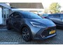 Toyota C-HR 1.8 HYBRID 140 FIRST EDITION BI-TONE LAK STOEL/WISSER&STUURVERW. LED DODEHOEK DETECTIE LM-VELGEN AD-CRUISE PARK.SENSOREN NAVI