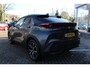Toyota C-HR 1.8 HYBRID 140 FIRST EDITION BI-TONE LAK STOEL/WISSER&STUURVERW. LED DODEHOEK DETECTIE LM-VELGEN AD-CRUISE PARK.SENSOREN NAVI