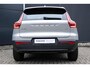 Volvo XC40 B4 Plus Dark | Verwarmbare Voorstoelen en Stuurwiel | Semi-Elektrische Trekhaak | Verwarmbare Voorruit | Premium Audio by Harman Kardon | Adaptieve Cruise Control | Park Assist
