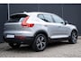 Volvo XC40 B4 Plus Dark | Verwarmbare Voorstoelen en Stuurwiel | Semi-Elektrische Trekhaak | Verwarmbare Voorruit | Premium Audio by Harman Kardon | Adaptieve Cruise Control | Park Assist