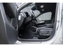 Volvo XC40 B4 Plus Dark | Verwarmbare Voorstoelen en Stuurwiel | Semi-Elektrische Trekhaak | Verwarmbare Voorruit | Premium Audio by Harman Kardon | Adaptieve Cruise Control | Park Assist