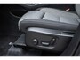 Volvo XC40 B4 Plus Dark | Verwarmbare Voorstoelen en Stuurwiel | Semi-Elektrische Trekhaak | Verwarmbare Voorruit | Premium Audio by Harman Kardon | Adaptieve Cruise Control | Park Assist