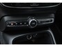 Volvo XC40 B4 Plus Dark | Verwarmbare Voorstoelen en Stuurwiel | Semi-Elektrische Trekhaak | Verwarmbare Voorruit | Premium Audio by Harman Kardon | Adaptieve Cruise Control | Park Assist