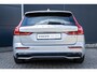Volvo V60 T6 Plug-in hybrid AWD Plus Dark | Trekhaak | Rondom zichtcamera | Verwarmbare voorruit | Verwarmbare voorstoelen, achterbank en stuurwiel | Premium audio by Harman Kardon | Keyless |