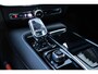 Volvo V60 T6 Plug-in hybrid AWD Plus Dark | Trekhaak | Rondom zichtcamera | Verwarmbare voorruit | Verwarmbare voorstoelen, achterbank en stuurwiel | Premium audio by Harman Kardon | Keyless |