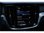 Volvo V60 T6 Plug-in hybrid AWD Plus Dark | Trekhaak | Rondom zichtcamera | Verwarmbare voorruit | Verwarmbare voorstoelen, achterbank en stuurwiel | Premium audio by Harman Kardon | Keyless |