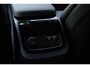 Volvo V60 T6 Plug-in hybrid AWD Plus Dark | Trekhaak | Rondom zichtcamera | Verwarmbare voorruit | Verwarmbare voorstoelen, achterbank en stuurwiel | Premium audio by Harman Kardon | Keyless |