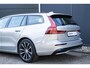 Volvo V60 T6 Plug-in hybrid AWD Plus Dark | Trekhaak | Rondom zichtcamera | Verwarmbare voorruit | Verwarmbare voorstoelen, achterbank en stuurwiel | Premium audio by Harman Kardon | Keyless |