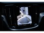Volvo V60 T6 Plug-in hybrid AWD Plus Dark | Trekhaak | Rondom zichtcamera | Verwarmbare voorruit | Verwarmbare voorstoelen, achterbank en stuurwiel | Premium audio by Harman Kardon | Keyless |