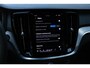 Volvo V60 T6 Plug-in hybrid AWD Plus Dark | Trekhaak | Rondom zichtcamera | Verwarmbare voorruit | Verwarmbare voorstoelen, achterbank en stuurwiel | Premium audio by Harman Kardon | Keyless |