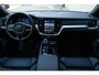Volvo V60 T6 Plug-in hybrid AWD Plus Dark | Trekhaak | Rondom zichtcamera | Verwarmbare voorruit | Verwarmbare voorstoelen, achterbank en stuurwiel | Premium audio by Harman Kardon | Keyless |