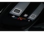 Volvo V60 T6 Plug-in hybrid AWD Plus Dark | Trekhaak | Rondom zichtcamera | Verwarmbare voorruit | Verwarmbare voorstoelen, achterbank en stuurwiel | Premium audio by Harman Kardon | Keyless |