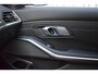 BMW 3-Serie 330e M-Sport Performance M-SPORTSTOELEN / SCHUIFDAK / HARMAN-KARDON / CARBON / NAP / CARPLAY
