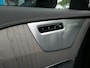 Volvo XC90 T8 Recharge AWD Ultimate Dark | Massage | Luchtvering | Bowers&Wilkins | 22 Inch | Trekhaak | Geventileerd Leder