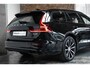 Volvo V60 T6 Plug-in hybrid AWD Plus Dark | Adaptive Cruise Control | 360° Parkeercamera | BLIS | Stoelverwarming | Stuurwielverwarming | Wegklapbare trekhaak | Harman Kardon Premium Audio | Google infotainment