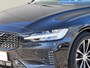 Volvo V60 T6 Plug-in hybrid AWD Ultra Dark | Trekhaak | Panoramadak | Stoel en Stuurwiel verwarming | Adaptieve Cruise Control | Harman Kardon | BLIS | LED | Head up Display |