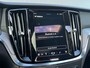 Volvo V60 T6 Plug-in hybrid AWD Ultra Dark | Trekhaak | Panoramadak | Stoel en Stuurwiel verwarming | Adaptieve Cruise Control | Harman Kardon | BLIS | LED | Head up Display |