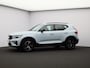 Volvo XC40 2.0 B4 Plus Dark Automaat / Trekhaak / Harman Kardon / All-Season Banden / Voorraam verwarmd