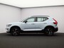Volvo XC40 2.0 B4 Plus Dark Automaat / Trekhaak / Harman Kardon / All-Season Banden / Voorraam verwarmd