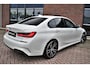 BMW 3-Serie 320i M-Sport Pano 19inch Laser HiFi Shadowline