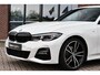 BMW 3-Serie 320i M-Sport Pano 19inch Laser HiFi Shadowline