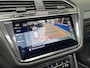 Volkswagen Tiguan Allspace 2.0 TSI 4Motion R-Line 7p. / AUTOMAAT/ PANO/ 2X R-LINE/ HARMAN KARDON/ KEYLESS/ ELEKTR. TREKHAAK/ MATRIX/ HEAD-UP DISPLAY/ DIGITAL DASH/ ADAPT. CRUISE/ PARK. SENSOREN + CAMERA/ RIJ-MODI/ APP-CONNECT/ CLIMA