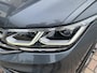 Volkswagen Tiguan Allspace 2.0 TSI 4Motion R-Line 7p. / AUTOMAAT/ PANO/ 2X R-LINE/ HARMAN KARDON/ KEYLESS/ ELEKTR. TREKHAAK/ MATRIX/ HEAD-UP DISPLAY/ DIGITAL DASH/ ADAPT. CRUISE/ PARK. SENSOREN + CAMERA/ RIJ-MODI/ APP-CONNECT/ CLIMA